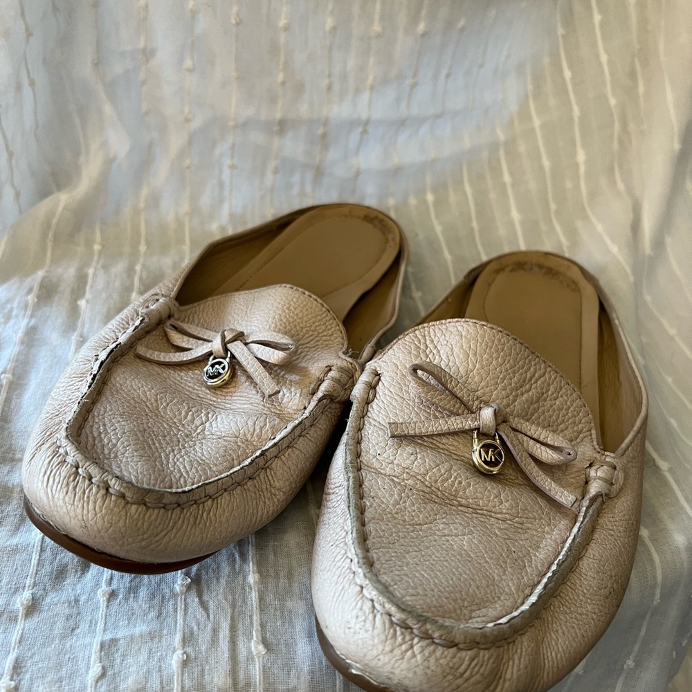 Michael Kors Cream Leather Loafers with Charm